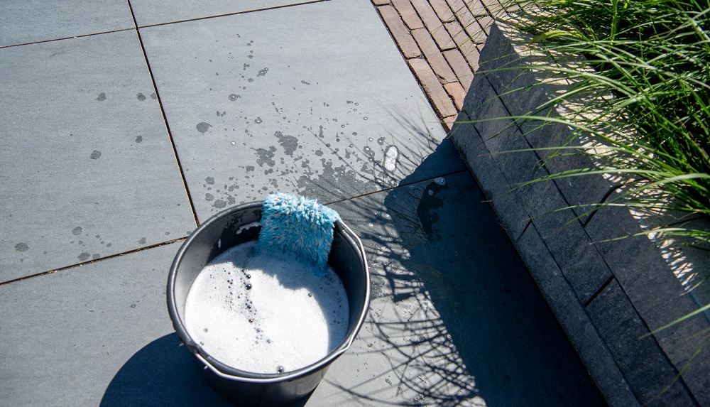 stenen vloer schoonmaken